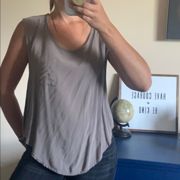 Tank with open back - Picture 1 of 2